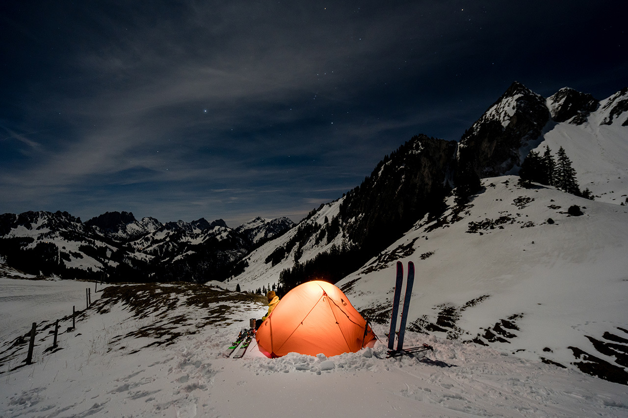 Suggerimenti per una notte di successo e calda e accogliente sulla neve  Bächli Bergsport